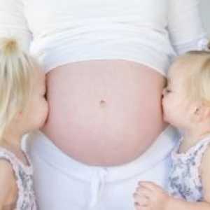 Višestruka trudnoća: Simptomi u ranim fazama za nekoliko tjedana, uzroci komplikacije